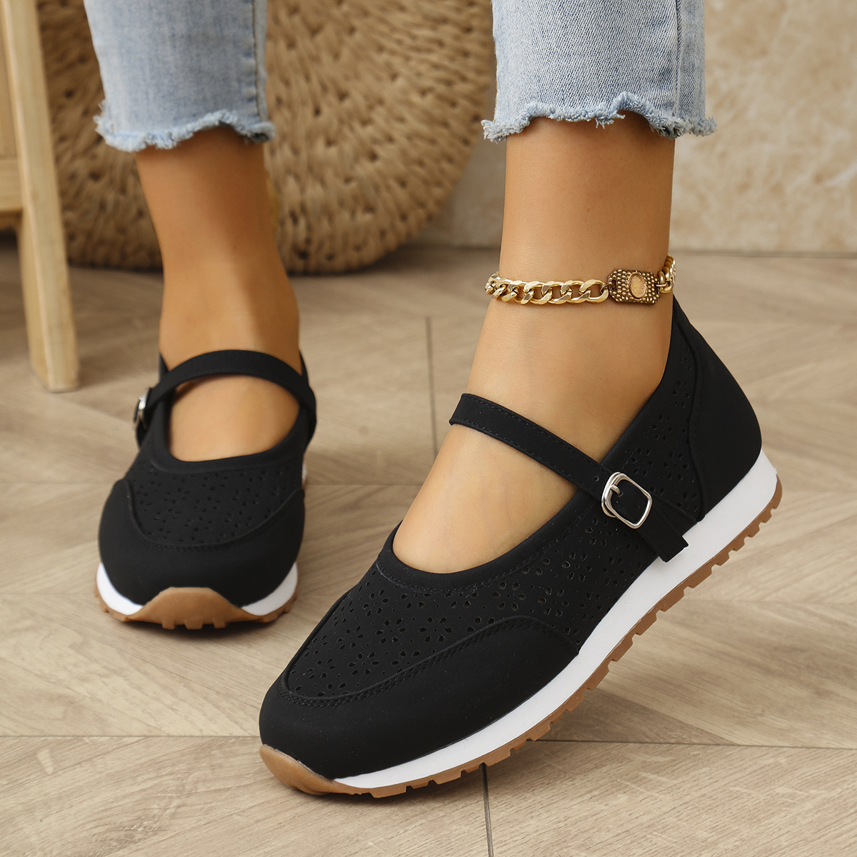 Sneakers Traforate da Donna Sc - Women Shoes Us To Eu recensione e prezzo